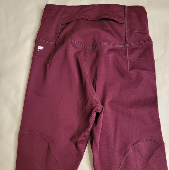 NEW Fabletics Motion 365 Leggings Burgundy Red XS - Picture 4 of 5